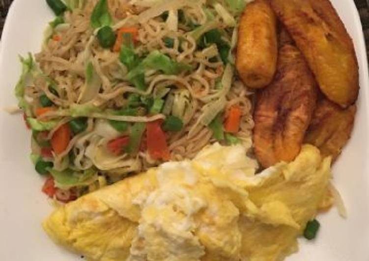 Recipe of Super Quick Homemade Indomine with fried plantain,fried egg and vegetables