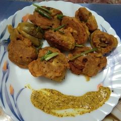 A picture of SPICY  PARWAL  FRITTERS.