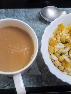 মসালা দুধ চা(masala doodh chaa recipe in bengali) রেসিপির প্রধান ছবি