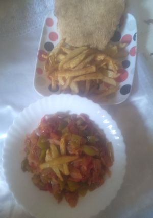 صورة لوصفة شكشوكة طماطم وبصل وفلفل بزاف بنينة 🥘🍲😋