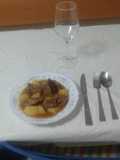 Patatas guisadas con churrasco