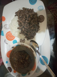 A picture of Adalu. (egbo ati ewa).