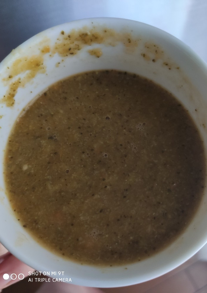 Una foto de Puré de brócoli, zanahoria y tomate