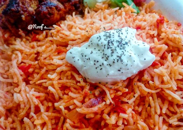 Timman Ahmar (Iraqi Tomato Rice)