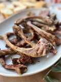 Chuletas de cordero a la parrilla - en BBQ
