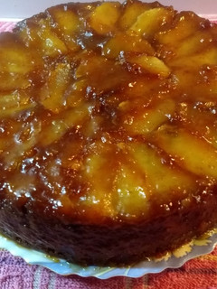 Una foto de Torta de manzanas invertida