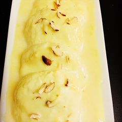 A picture of Rasmalai.