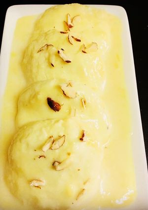 A picture of Rasmalai.
