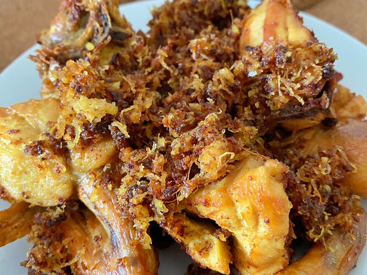 Bagaimana Menyiapkan Ayam Goreng Serundeng yang Enak