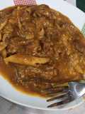 Salsa de chorizo argentino con sobrado (a lo elegante penne con salsa de chorizo argentino)