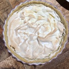 A picture of Lemon Meringue Pie.