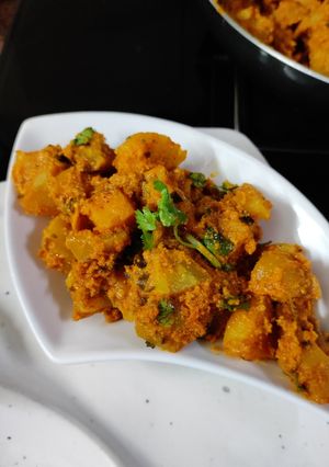 क्रीमी मसाला टिंड़ा आलू रेसिपी मुख्य फोटो