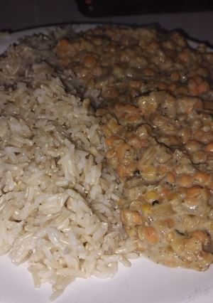 Una foto de Lentejas turcas a la crema de coco con arroz integral