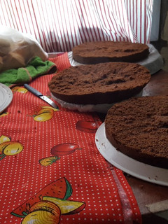 Una foto de Bizcochuelo alto esponjoso de chocolate para hacer torta