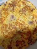 Tortilla de huevo con atún