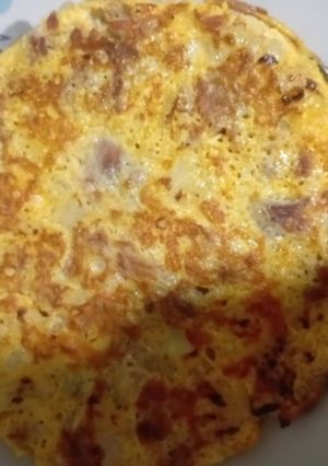 Una foto de Tortilla de huevo con atún