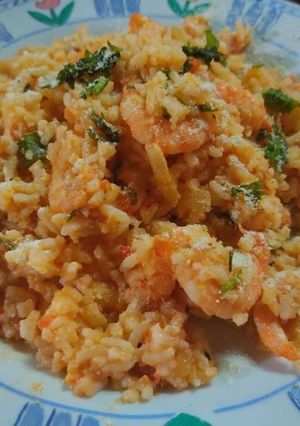 Una foto de Arroz entomatado con camarones de Guille