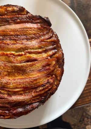 Una foto de Pastel de plátano caramelizado