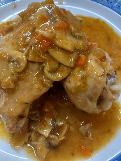 Una foto de Pollo a la cerveza en olla express