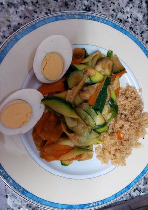 Una foto de Tallarines de verduras con quinoa