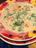 Sopa de maní con cola de langostinos