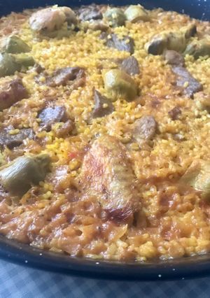 Una foto de Paella al horno, al estilo de Alicante (con sofrito de cebolla)