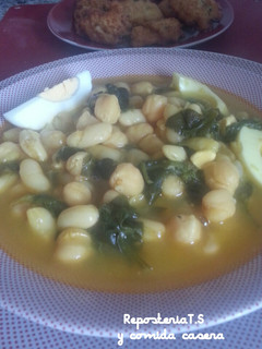 Una foto de Potaje de cuaresma con garbanzo y alubias