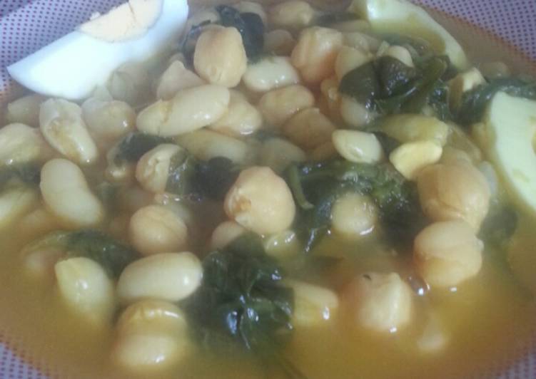 Potaje de cuaresma con garbanzo y alubias