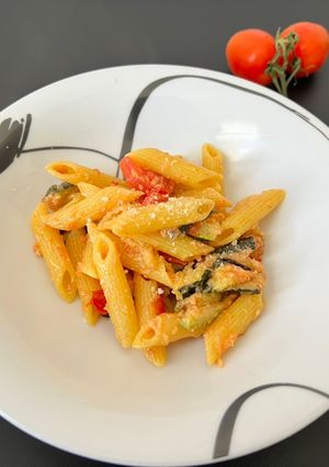 Foto di Pasta con pomodorini e zucchine