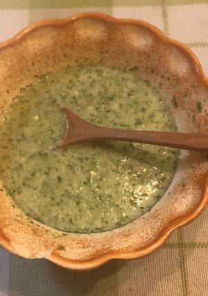Una foto de Salsa verde en crudo
