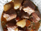 Caldereta de costillas con patatas