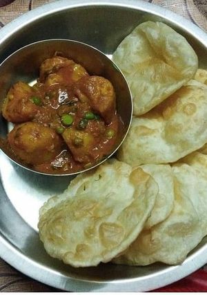 A picture of Aloo tamatar.