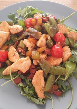 A picture of Chicken and sugar snap salad.