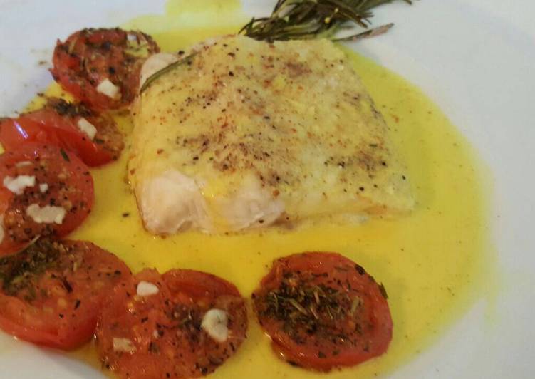 Pavė d'Esturgeon au romarin,sauce au curcuma
