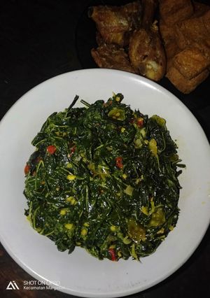 Foto resep Tumis daun singkong pedas
