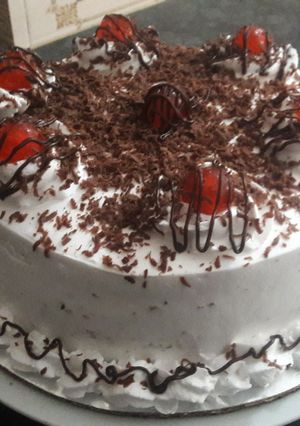 A picture of Black forest cake 🎂.