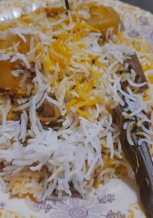 A picture of Beef degi biryani.