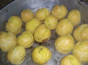 Una foto de Profiteroles rellenos de dulce de leche