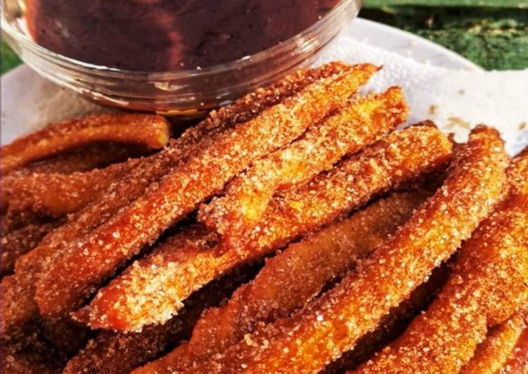 Churros csokoládészósszal