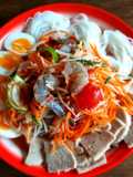 ตำส้มตำกุ้งสดกับหนึ่งในพริกที่เผ็ดที่สุดในโลก