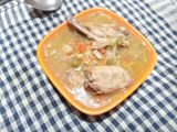চিকেন স্যুপ(Chiken soup with bone recipe in bengali)
