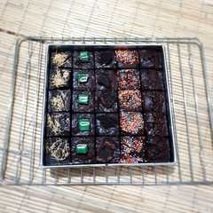 รูปของ Fudgy Brownies shiny crust anti gagal