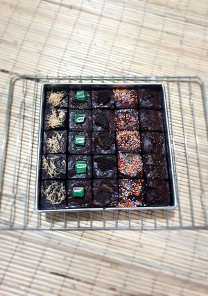 Foto resep Fudgy Brownies shiny crust anti gagal