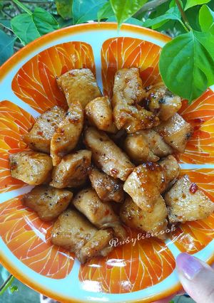 Hình của món Ức gà sốt bơ tỏi.