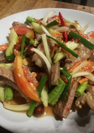รูปของ หมูตกหม้อเลียนแบบหมูตกครก😅