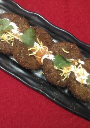 आलू कटलेट (aloo cutlet recipe in hindi) रेसिपी मुख्य फोटो
