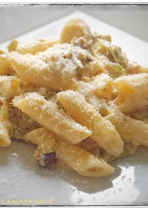 Une photo de Penne et poireaux alla carbonara