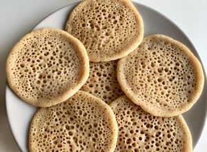 Une photo de Crêpes mille trous au levain et farine de blé complète