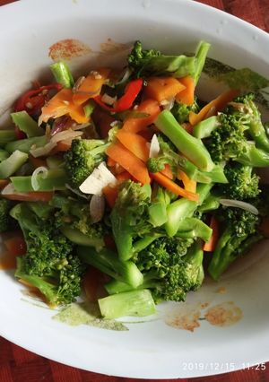 Foto resep Tumis brokoli campur wortel