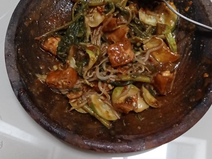 Langkah Mudah untuk Membikin Resep Rujak Petis Simple yang Bisa Manjain Lidah Anti Ribet, Lezat